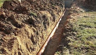 Копка траншей для водопровода в Искитиме: цена за метр от 950 руб.